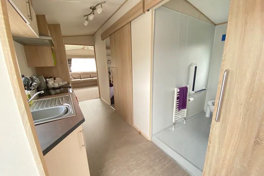 Lavender Lodge Bathroom