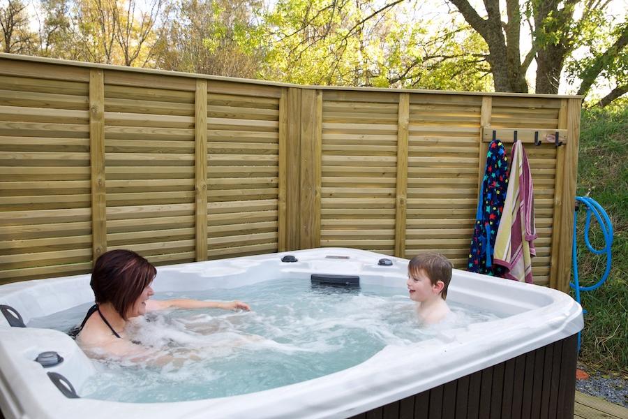 Loch Tay Woodland Cabin Hot Tub