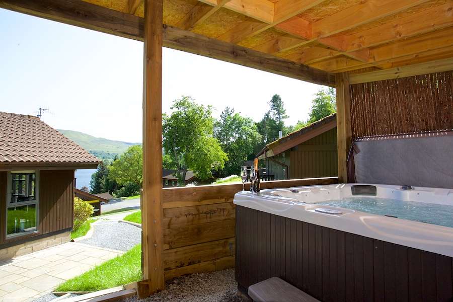 Eldersburn Lodge Hot Tub