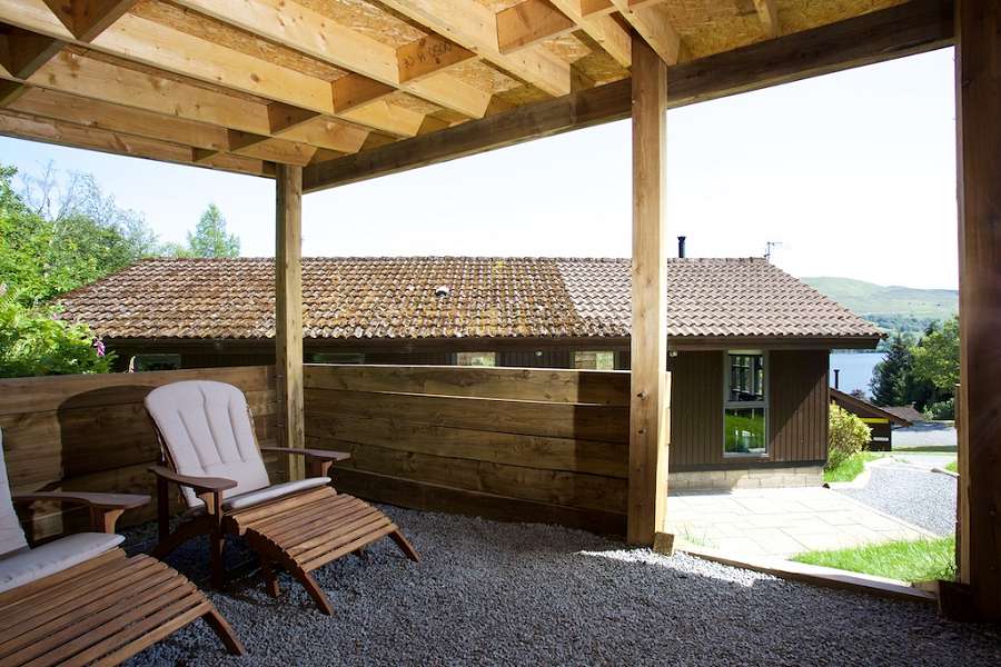 Eldersburn Lodge Hot Tub Seating Area