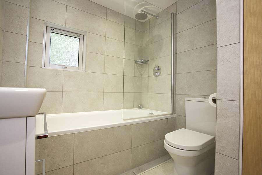 Kettle Rock Bathroom
