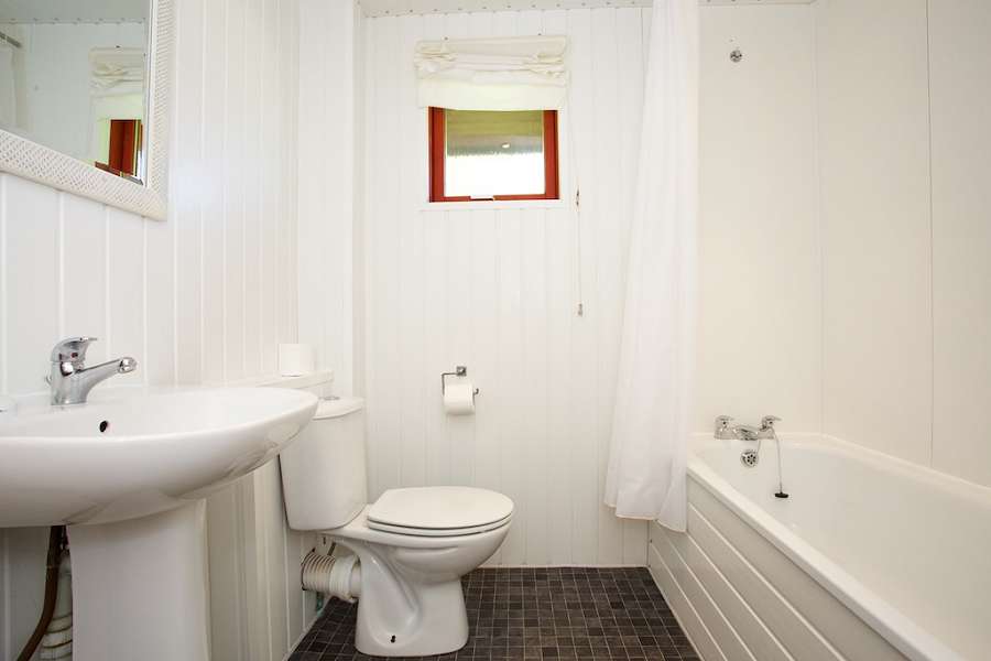Redburn Lodge Bathroom
