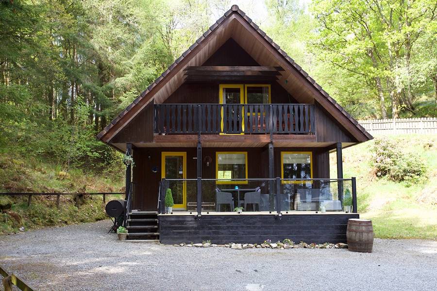 Cottage Holidays in Scotland - Log Cabins & Waterside Holiday Lodges