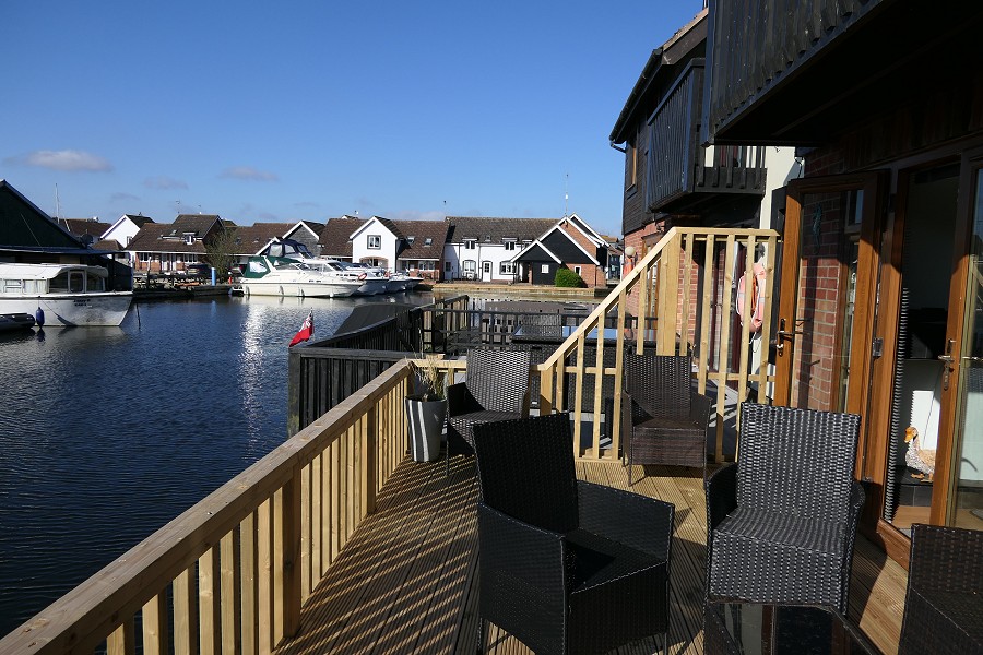 Ludgate Cottage Deck