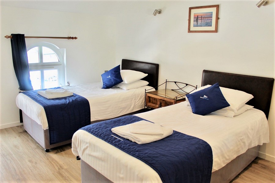 Main Sail Twin Bedroom