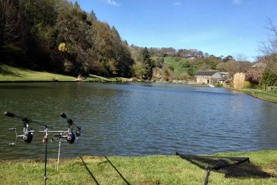 Waters Edge Holiday Lodges Fishing Lake