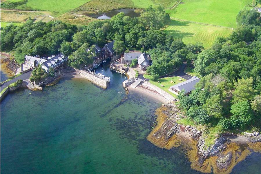 Melfort Harbour Waterside Holiday Cottages Bridge Deck Oban