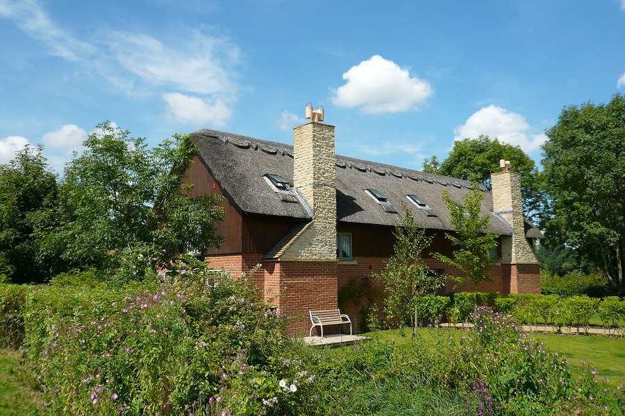 Cotswold Water Park Mill Village Holiday Cottage Dragonfly