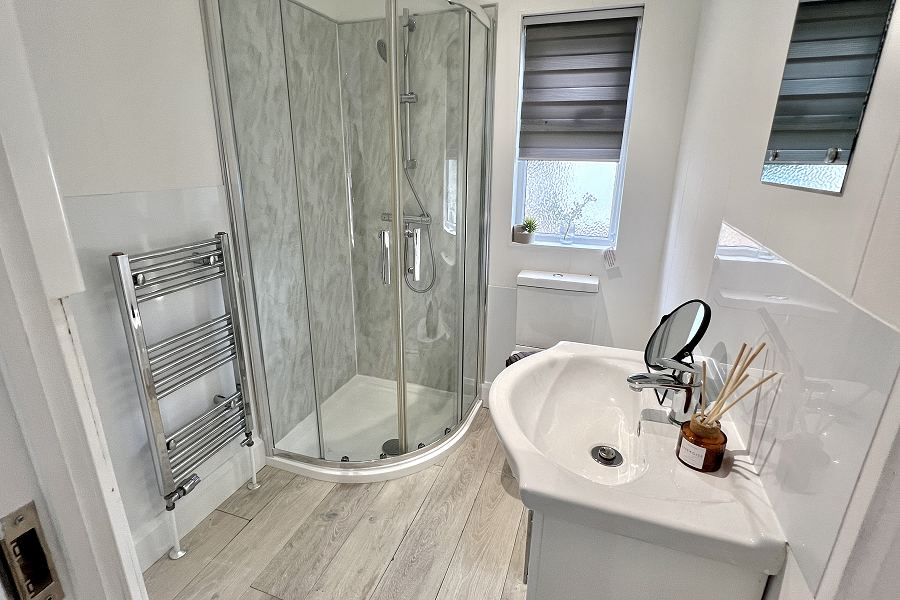 Anglers Roost Bathroom