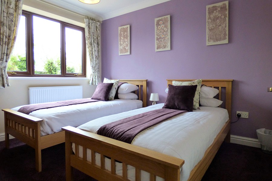 Bure Lodge Twin Bedroom