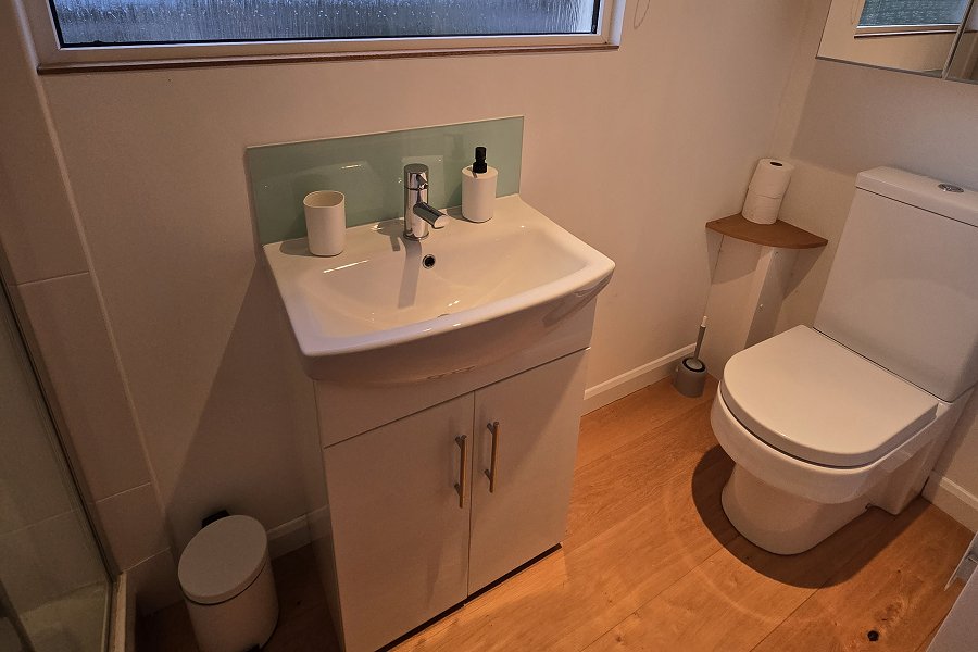 Dinky Daze Bathroom