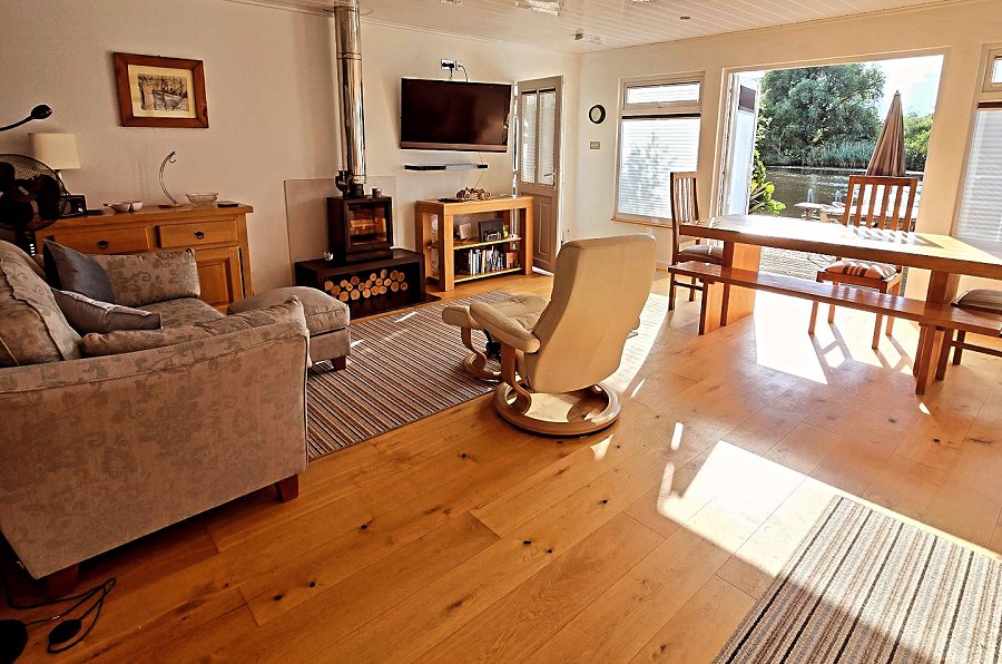 Dinky Daze Living Area