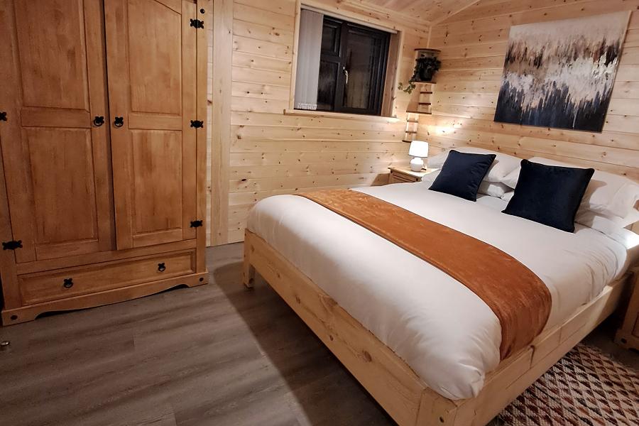 Ferry Lodge King Sized Double Bedroom