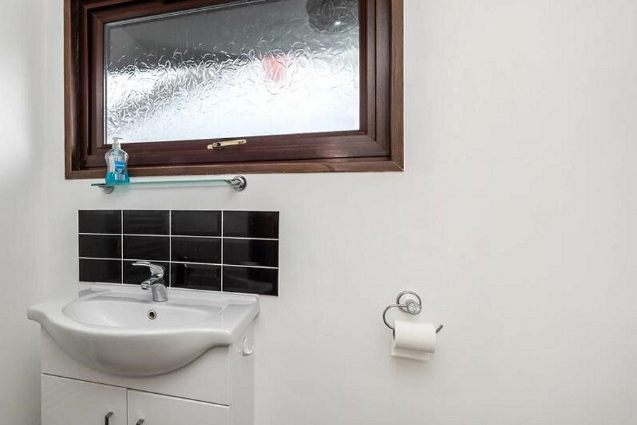 Yare View Lodge Bathroom