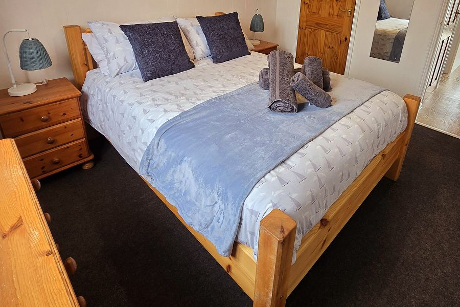 Yare View Lodge Double Bedroom