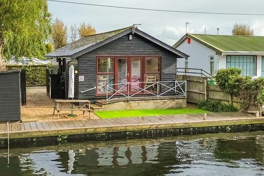 Yare View Lodge Exterior