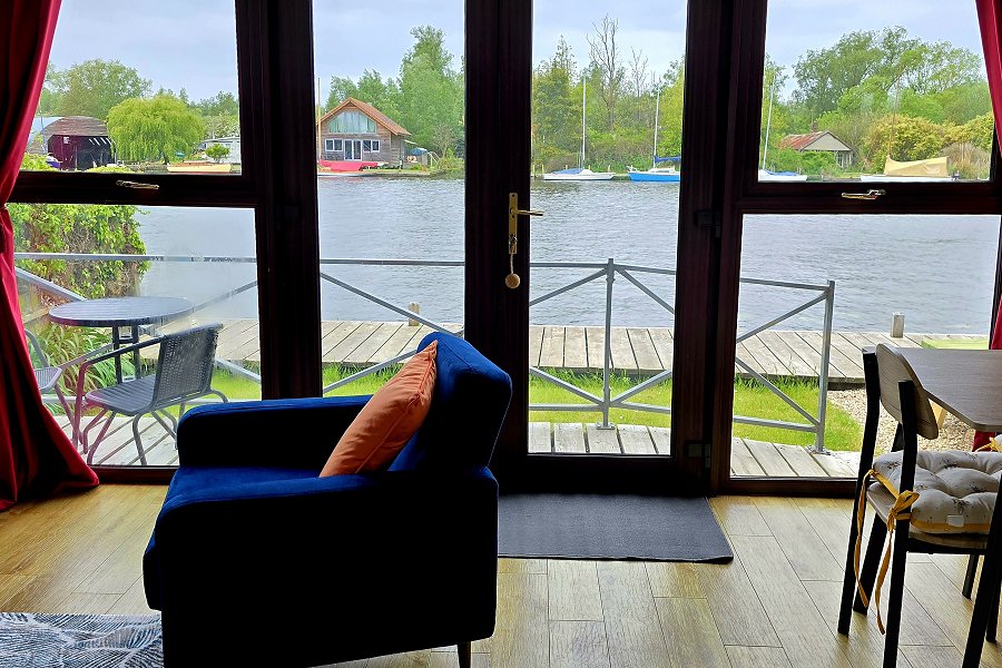 Yare View Lodge Living Area