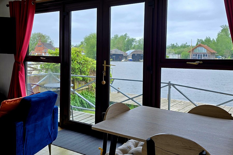Yare View Lodge Living Area