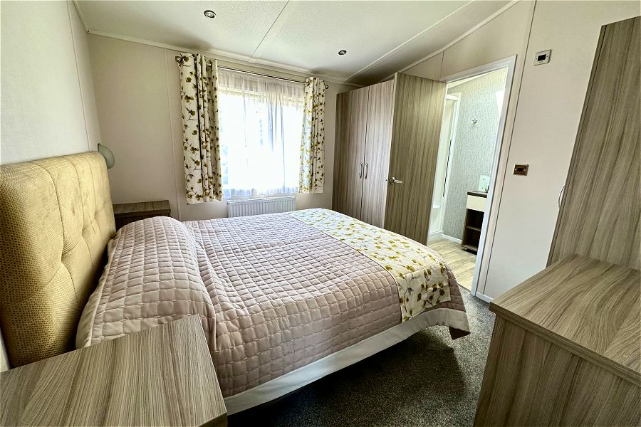 Oak View Lodge Double Bedroom