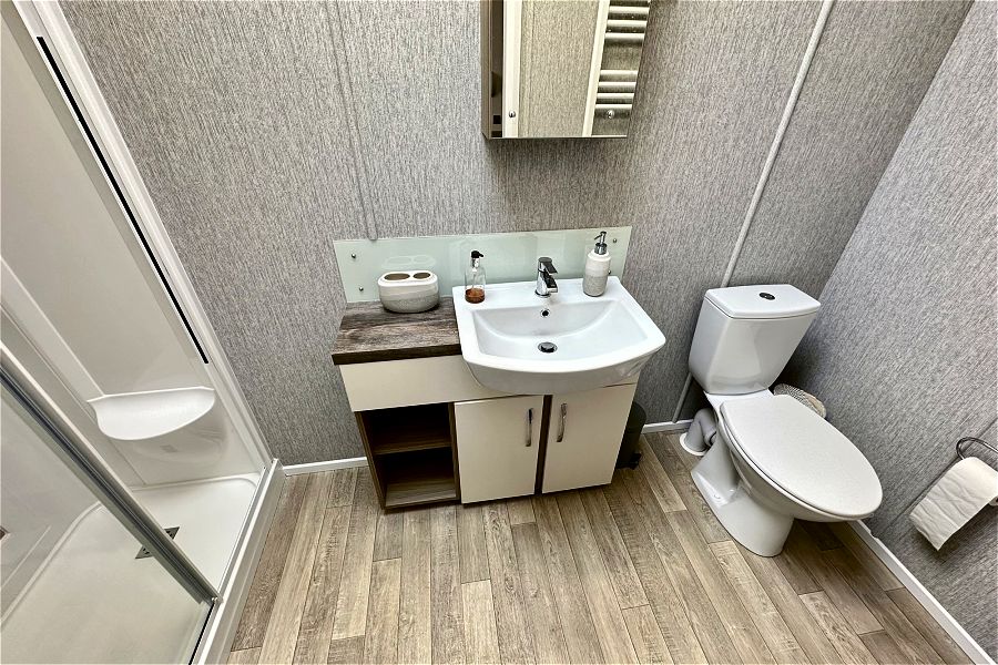 Oak View Lodge Ensuite Bathroom