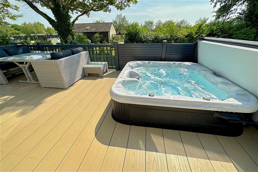 Oak View Lodge Hottub