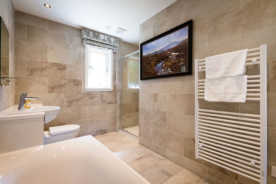 Portnellan Deerstalker Chalet Bathroom