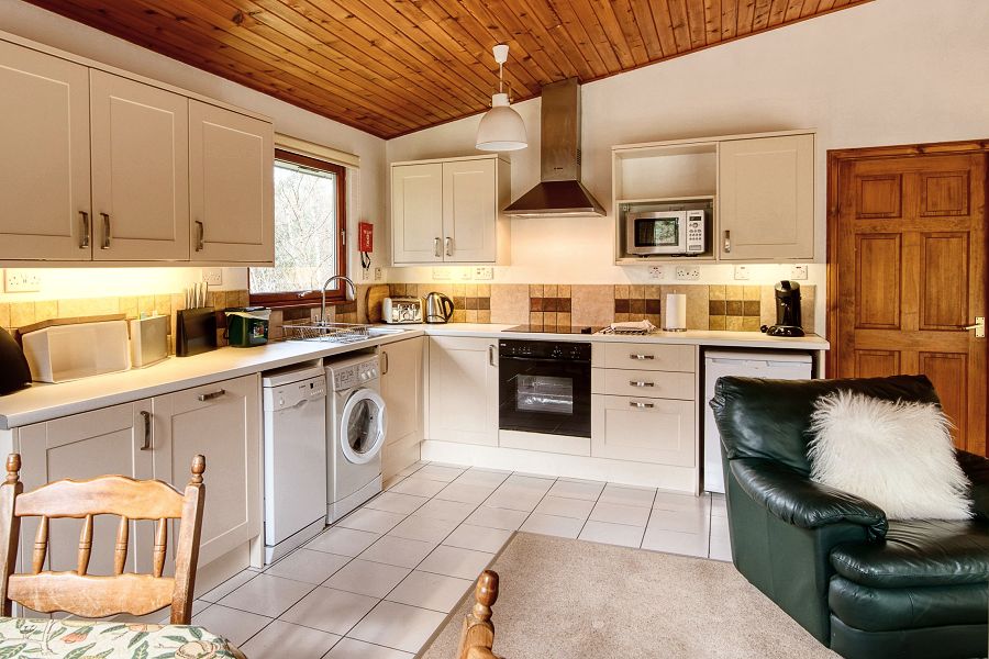 Portnellan Fisher Chalet Kitchen