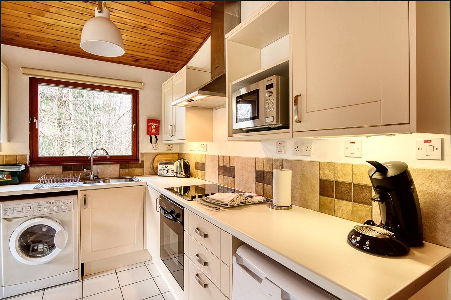 Portnellan Fisher Chalet Kitchen