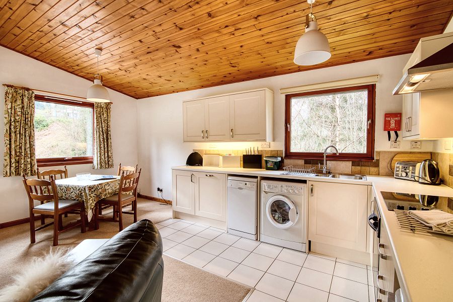 Portnellan Fisher Chalet Kitchen