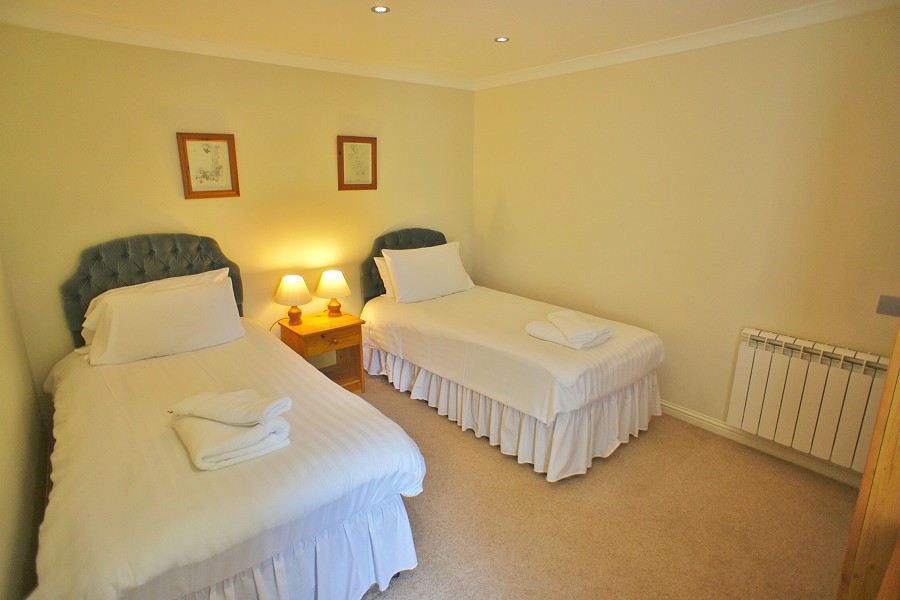 Curlew Cottage Twin