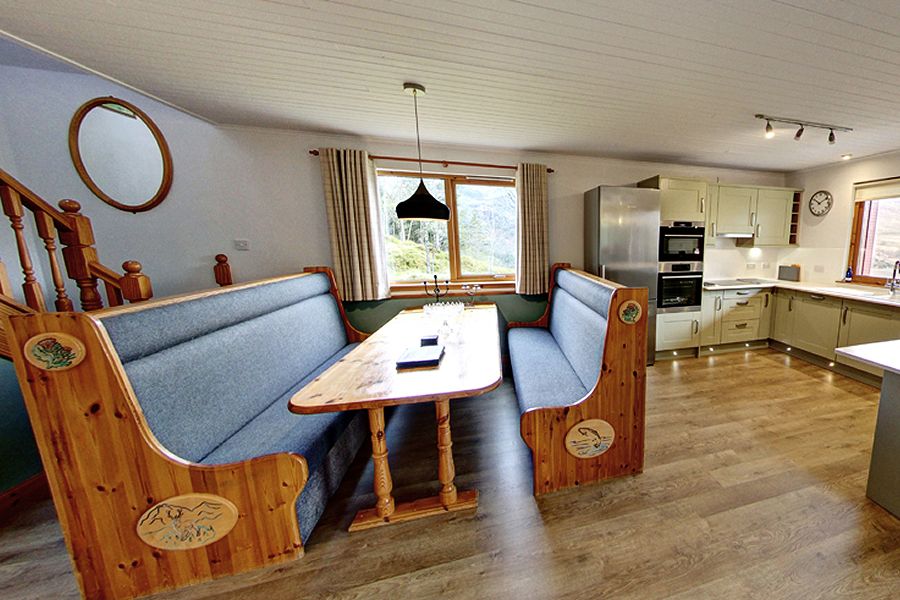 Portnellan Ghillies Chalet Dining