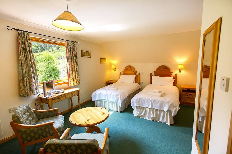 Portnellan Ghillies Chalet Twin Bedroom