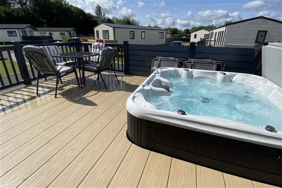 Hot tub holidays in the Cotswolds