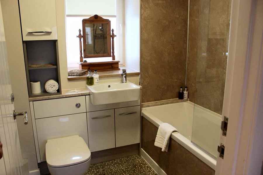 Creel Cottage Bathroom