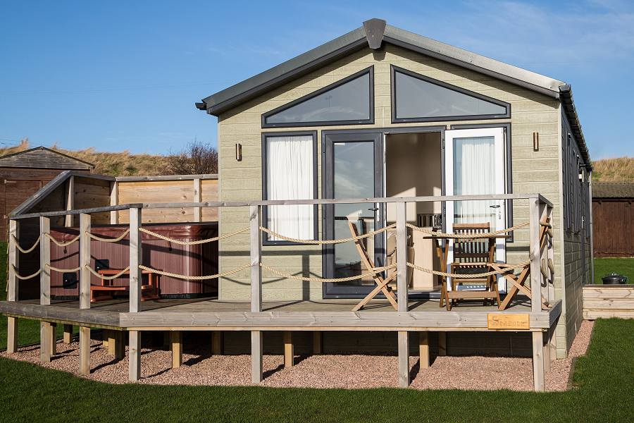 Sauchope Searock Lodge with Private Hot Tub