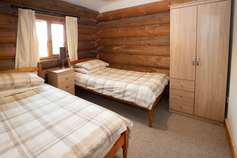 Spring Heath Lodge Twin Bedroom