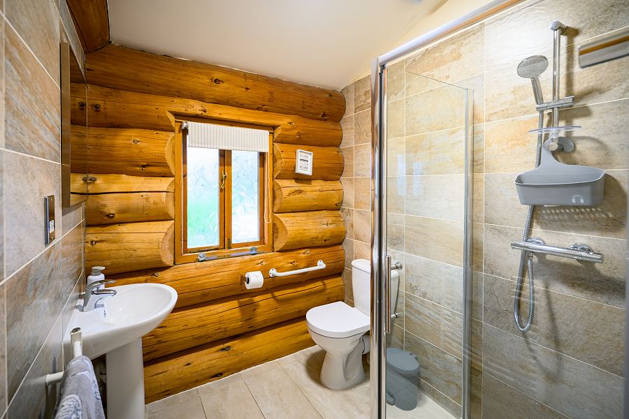 Spring Heath Lodge Bathroom