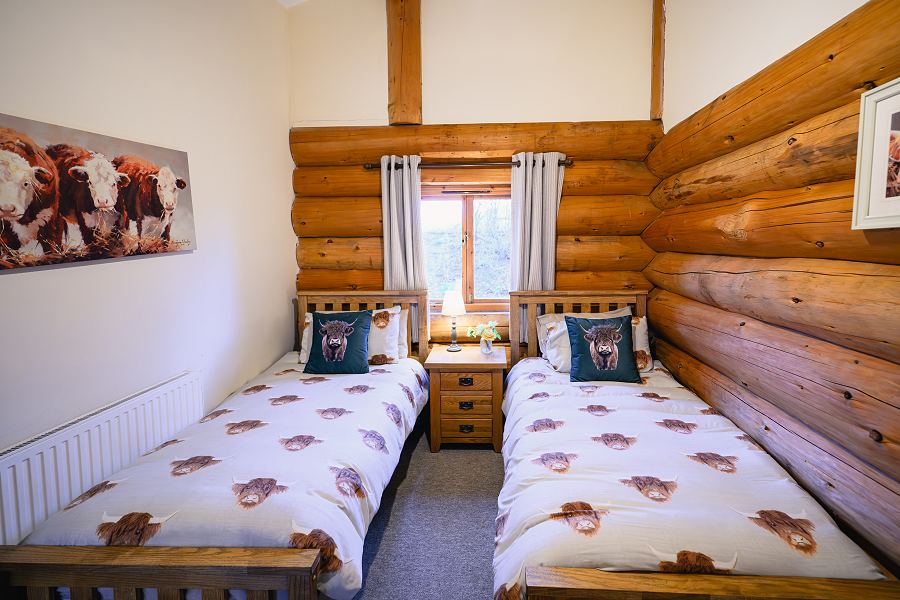 Spring Heath Lodge Twin Bedroom