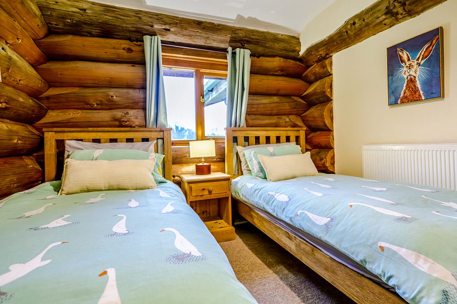 Spring Heath Lodge Twin Bedroom
