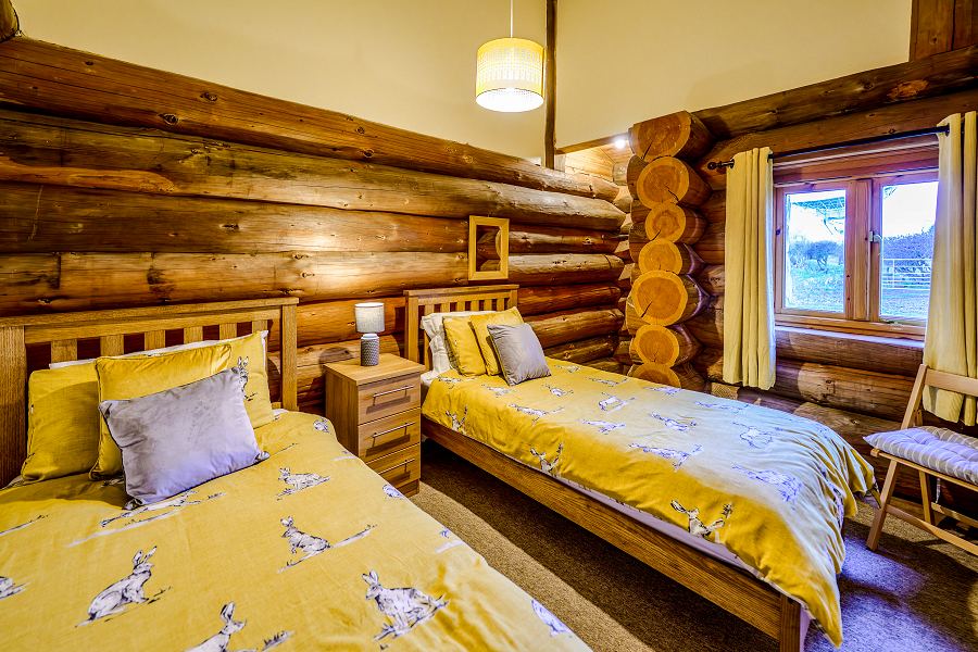 Spring Heath Lodge Twin Bedroom
