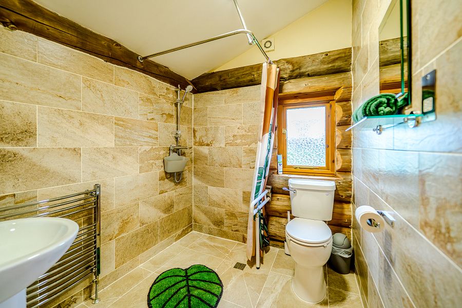 Spring Heath Lodge Bathroom