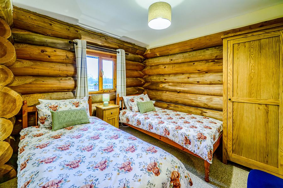 Spring Heath Lodge Twin Bedroom