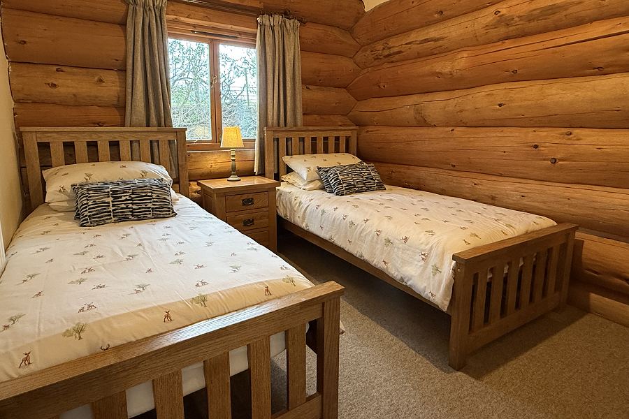 Spring Heath Lodge 2 Twin Bedroom