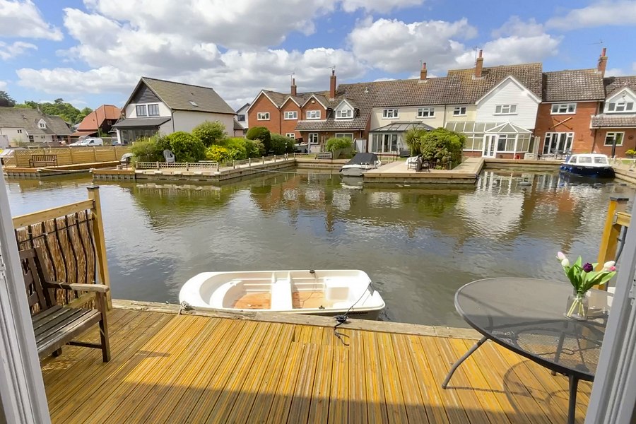 Sunset Haven Waterside Holiday Cottage