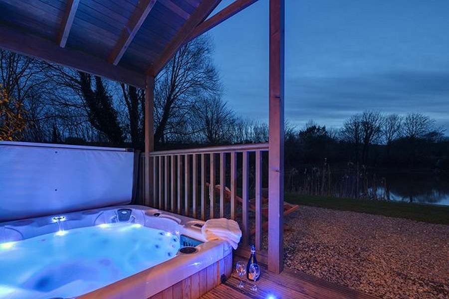 Heron Lodge Hot Tub