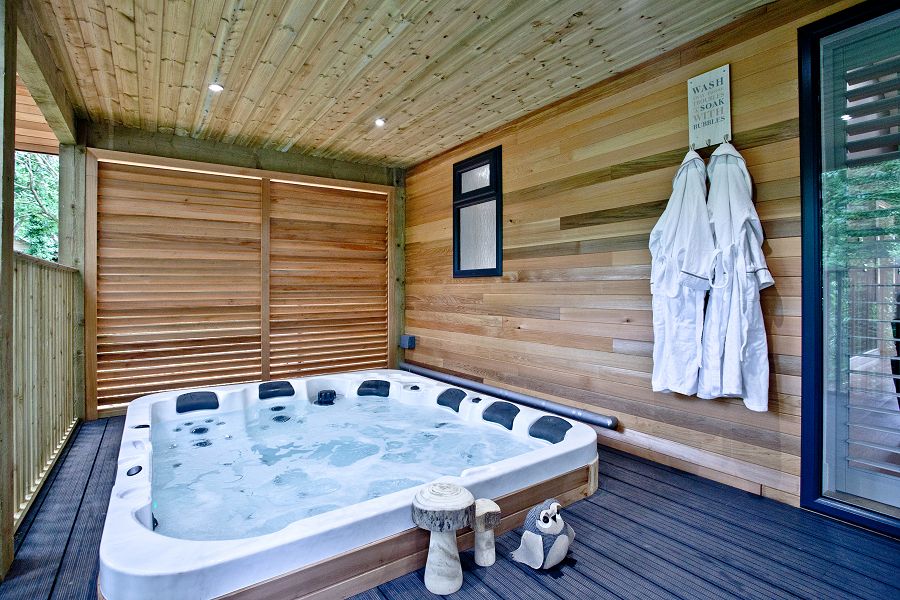 Oak Lodge Hot Tub