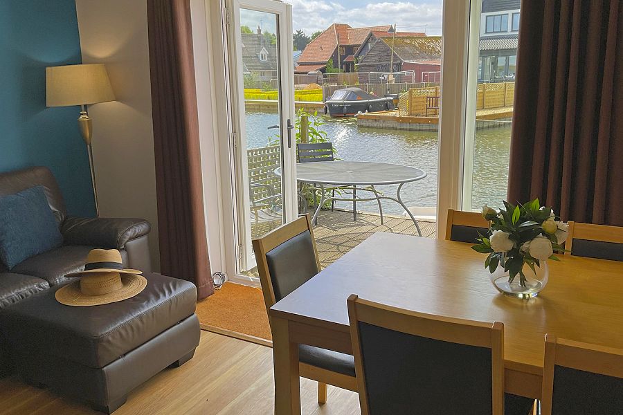 Swan Cottage Dining Area