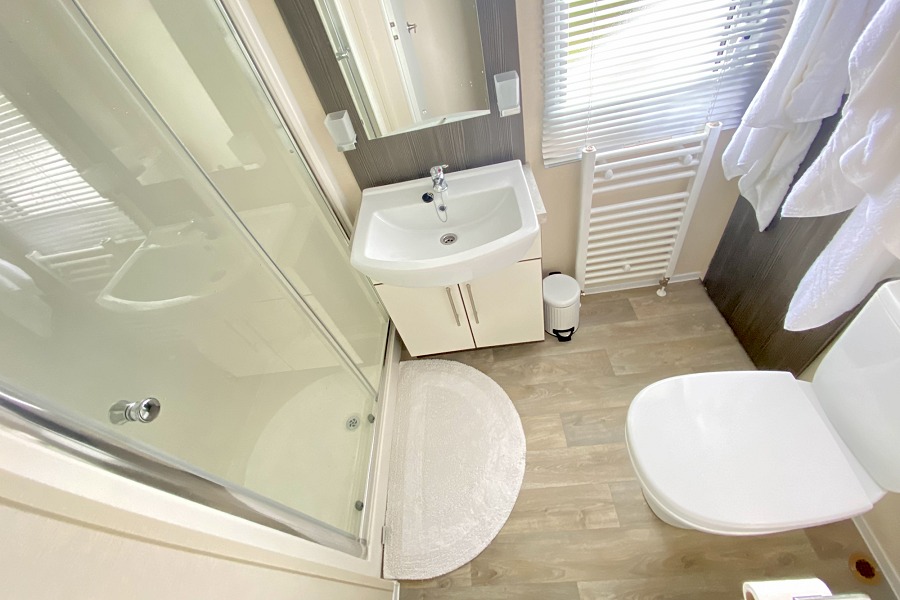 Swan Lodge Bathroom