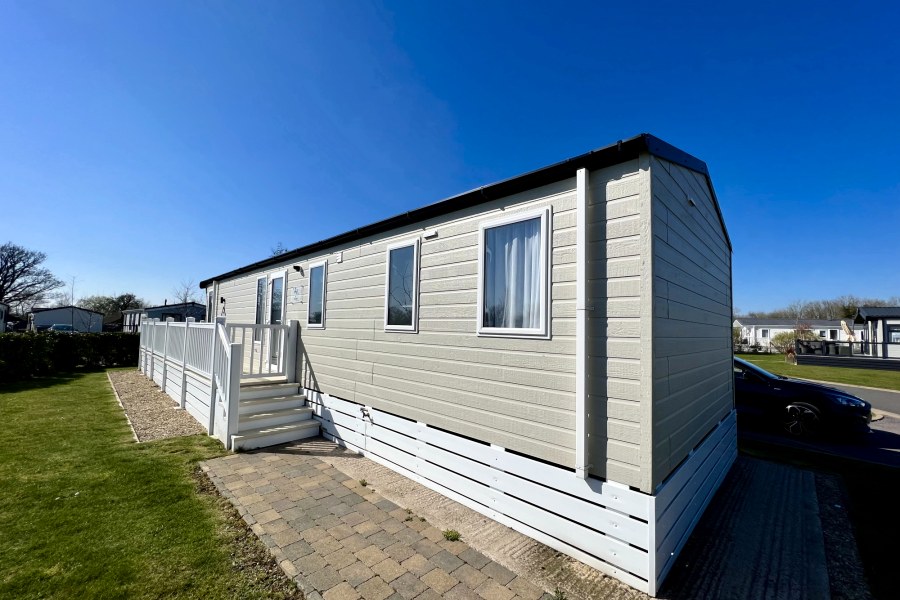 Swan Lodge Exterior