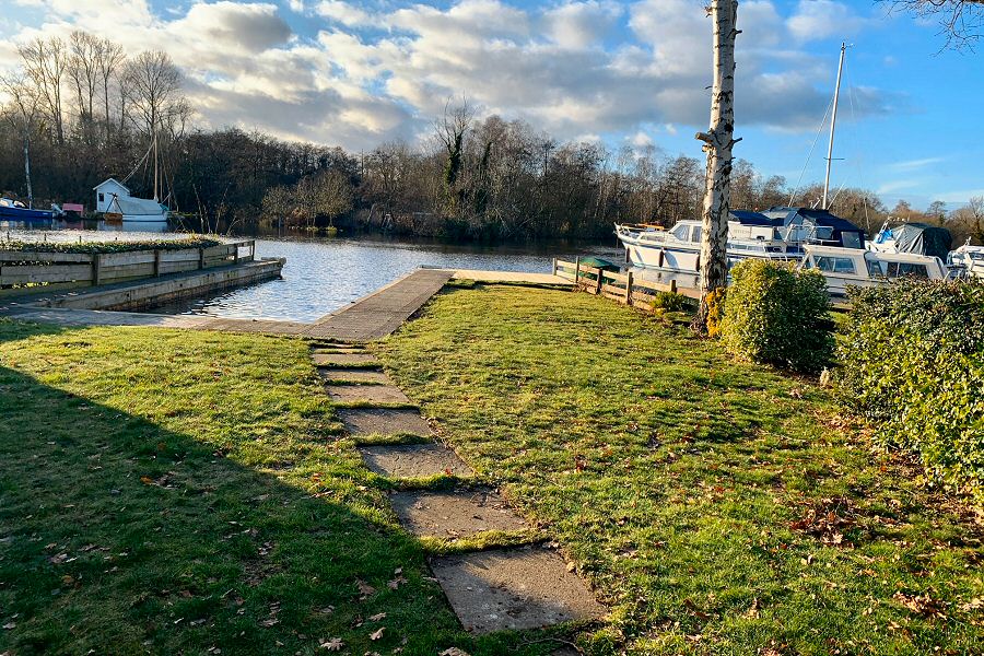 The Limes Pathway to Mooring